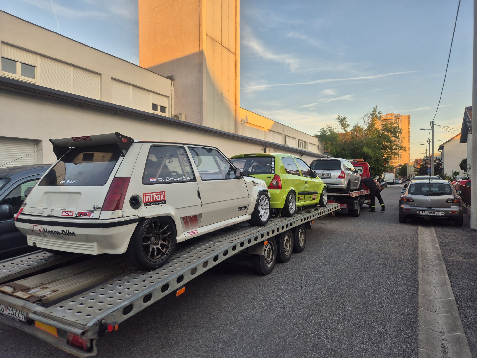 Big Boy's vučna služba - Mercedes Atego prevozi rally automobile